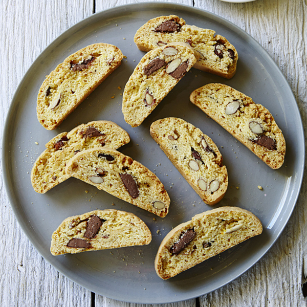 Biscotti with Chocolate Chunks & Almonds (per kg)